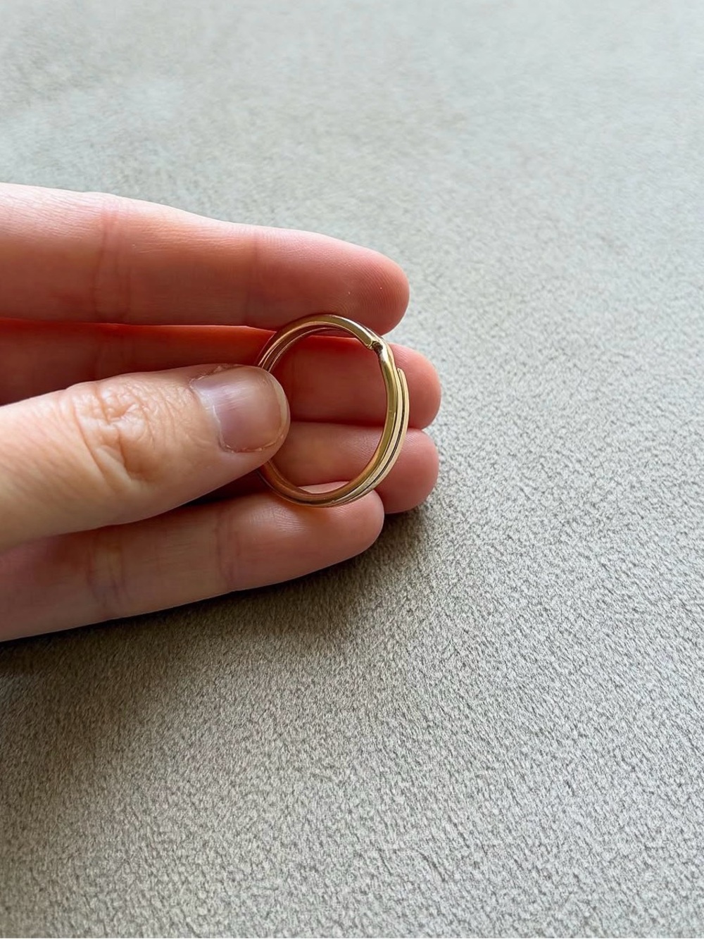Functional solid gold key ring - Picture 2 of 3